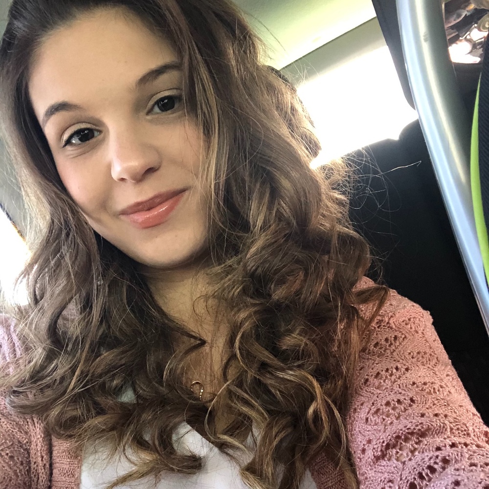 Meet your Posher, Brittney